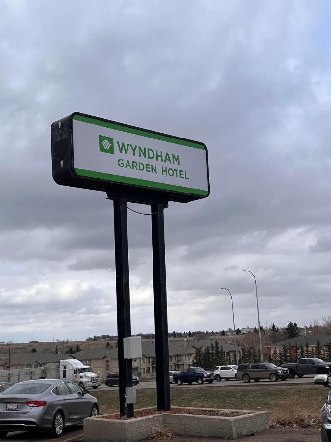 Wyndham Garden Medicine Hat Conference Center Exterior photo